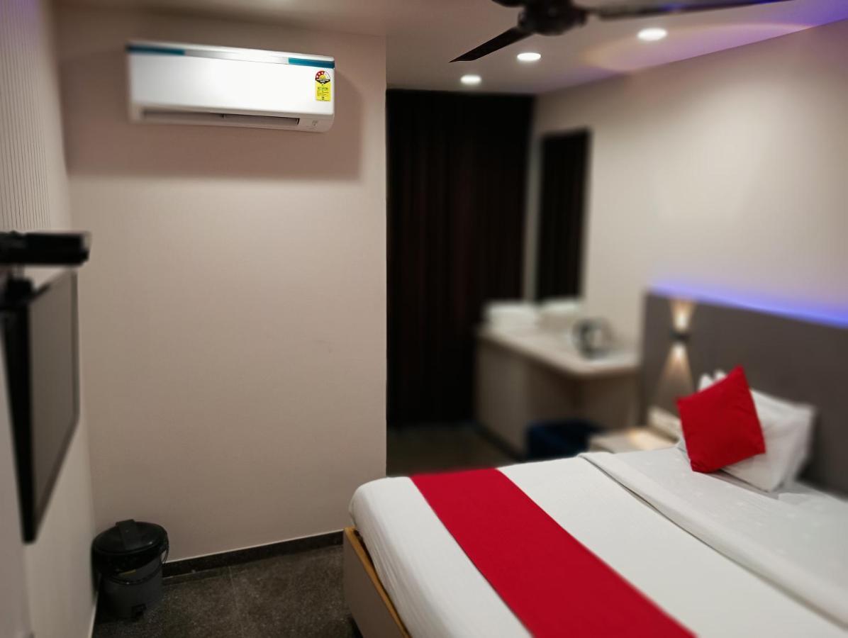Hotel Royal Rituals Vesu Сурат Экстерьер фото
