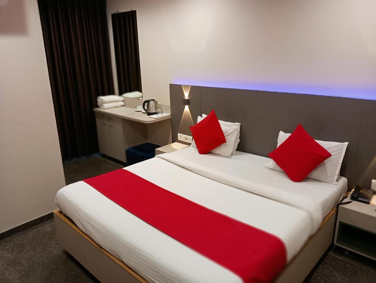 Hotel Royal Rituals Vesu Сурат Экстерьер фото