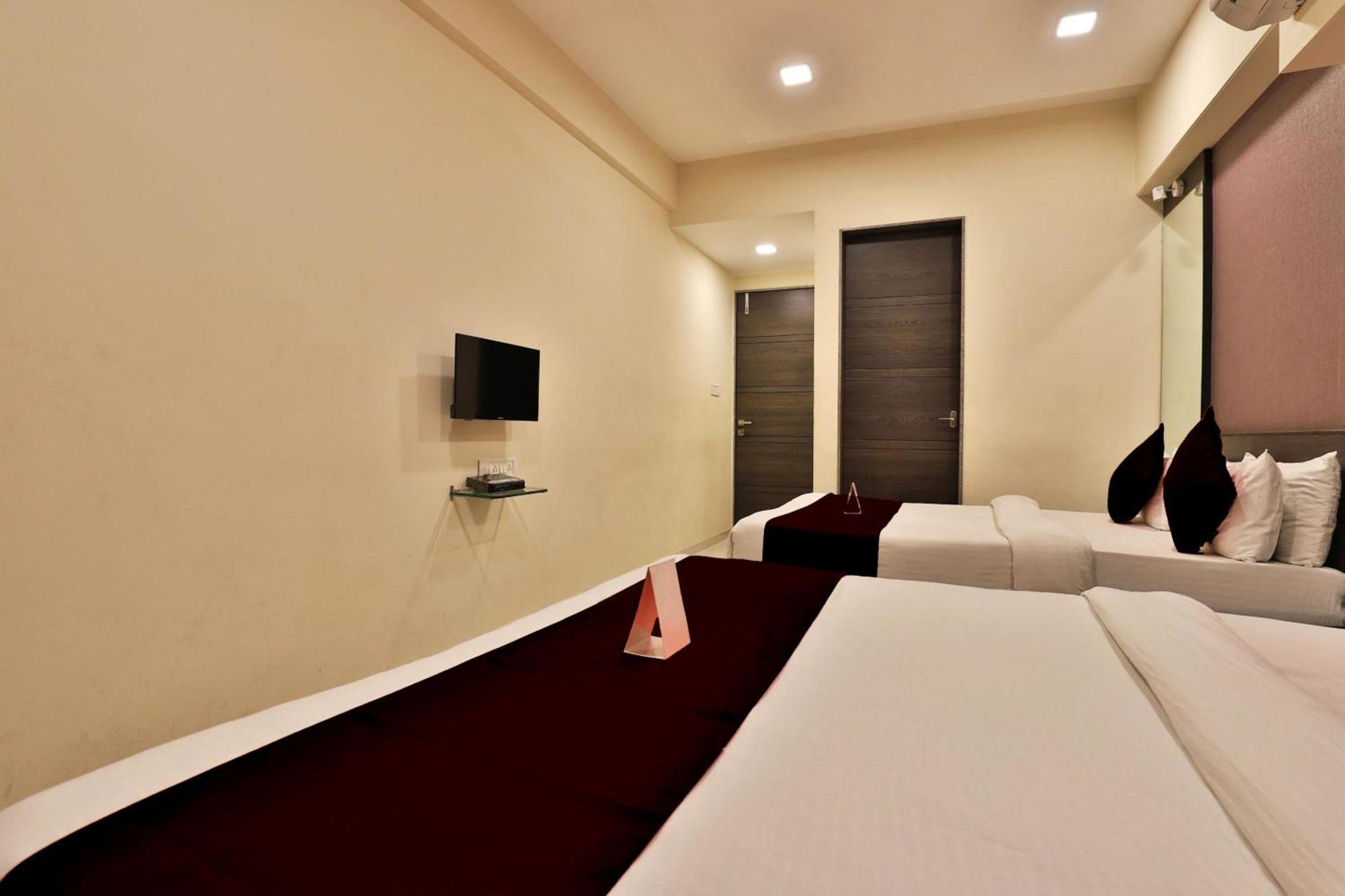 Hotel Royal Rituals Vesu Сурат Экстерьер фото