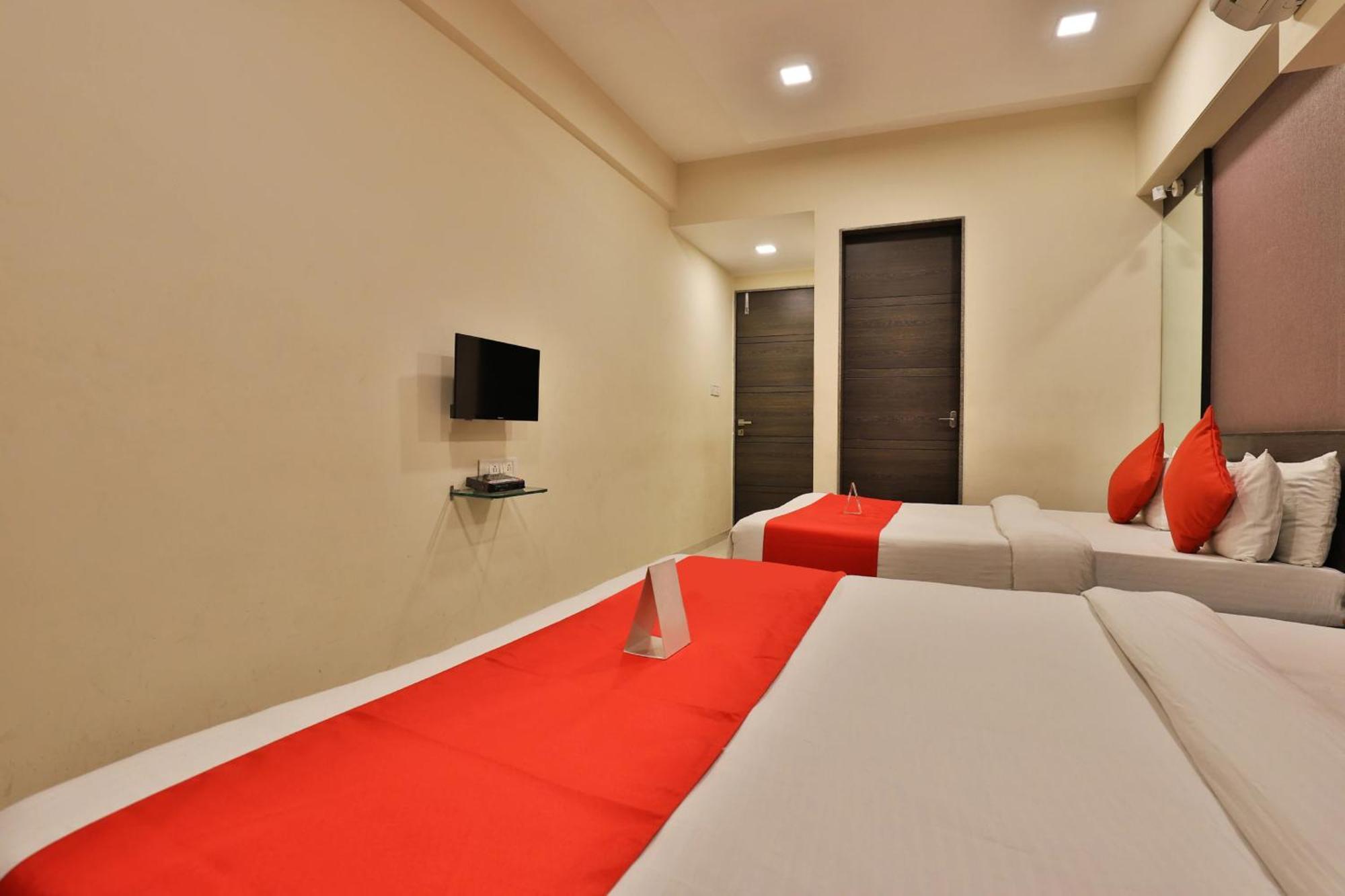 Hotel Royal Rituals Vesu Сурат Экстерьер фото